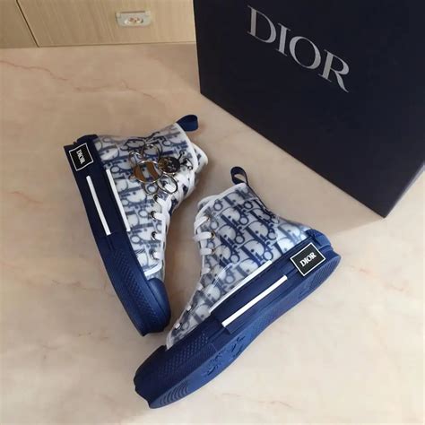 paire de chaussure dior homme|chaussures de luxe homme.